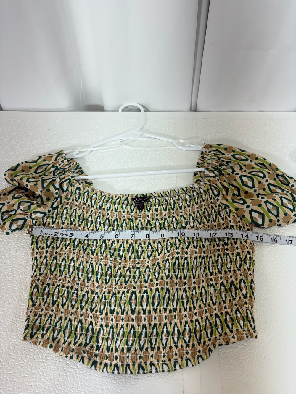 Velvet Heart Beige and Green Smocked Off-Shoulder Crop Top 3647 - Picture 5 of 7